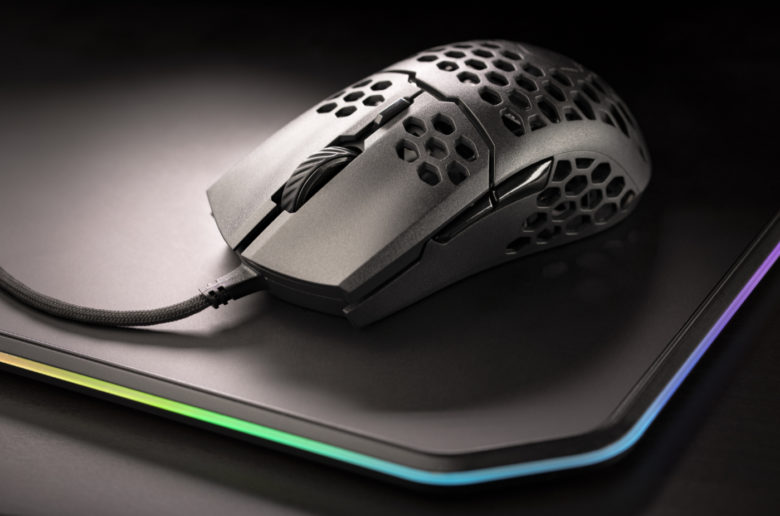 Ultraleichte Cooler Master MM710 Gaming-Maus