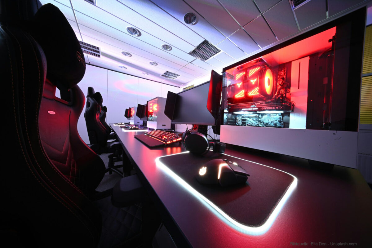 Gerade im High-End-Gaming und der professionellen Bildbearbeitung manifestiert sich der Wettstreit um die besten Spezifikationen oft in Form neuer Speicherstandards.