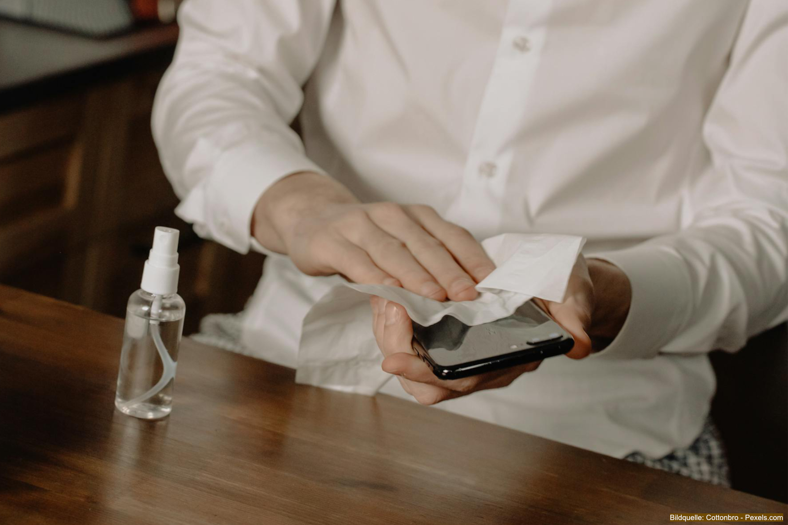 Handy reinigen: Die besten Tipps für ein sauberes Smartphone